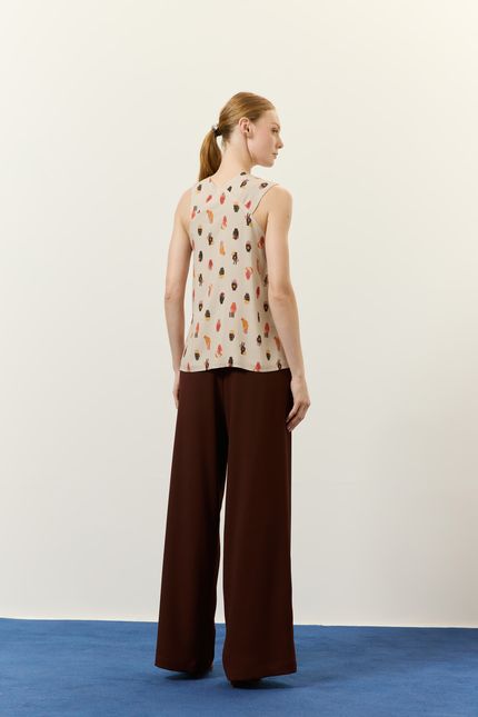 Blusa detalhe decote movimento movimento cinza flauta