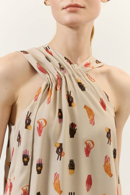 Blusa detalhe decote movimento movimento cinza flauta