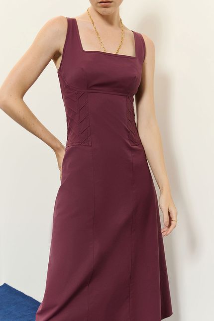 Vestido midi nervuras vinho tango