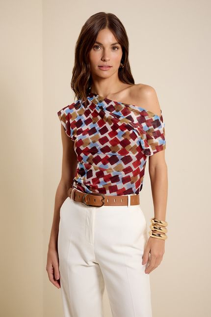 Blusa tule ombro pregas quadros marrom urucum