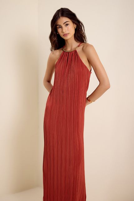Vestido coluna detalhe decote plissado terracota