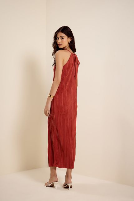 Vestido coluna detalhe decote plissado terracota