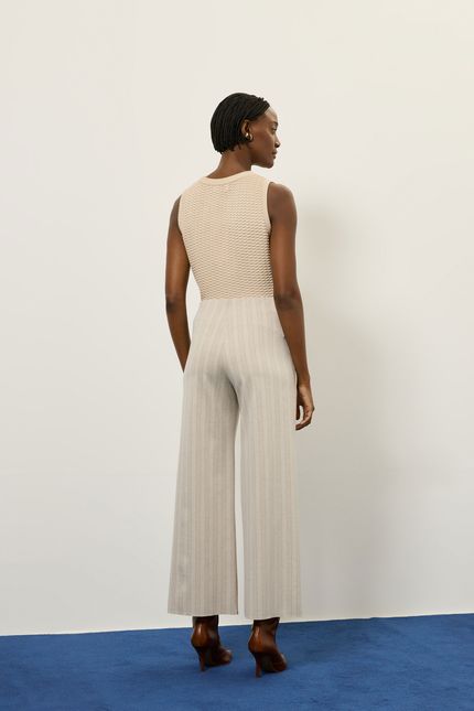 Calça pantacourt malha risca natural bege regional