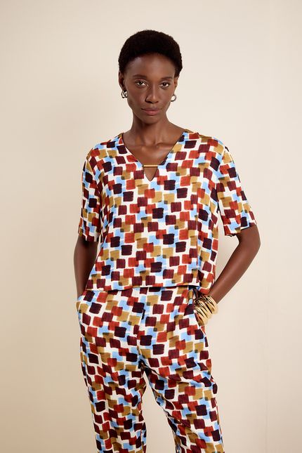 Blusa detalhe metal quadros marrom urucum