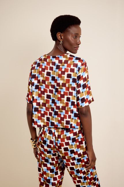 Blusa detalhe metal quadros marrom urucum