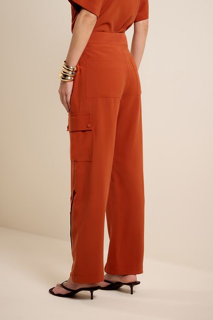 Calça fenda botões terracota