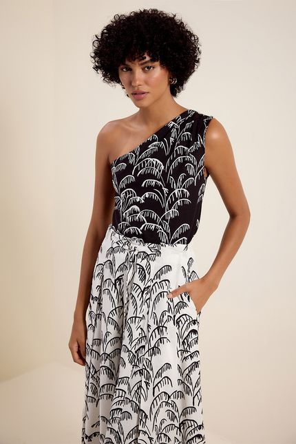 Blusa ombro pregas palmeira flora palmeira flora preto com off white