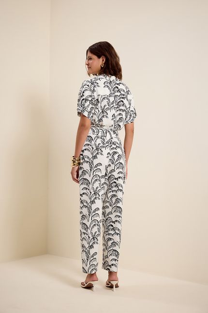 Macacão faixa palmeira flora off white com preto
