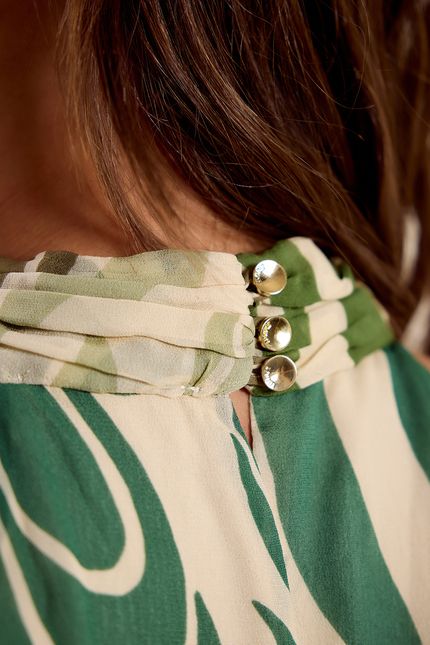 Blusa ggt franzida curvas verde eucalipto