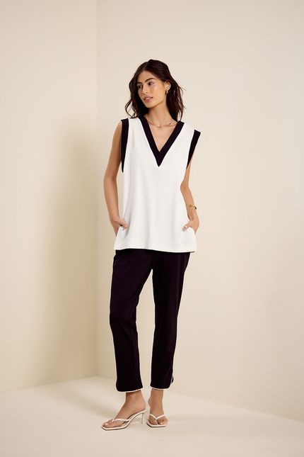Blusa malha crepe túnica bicolor off white com preto