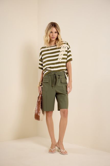 Blusa listrada bordado verde eucalipto com off