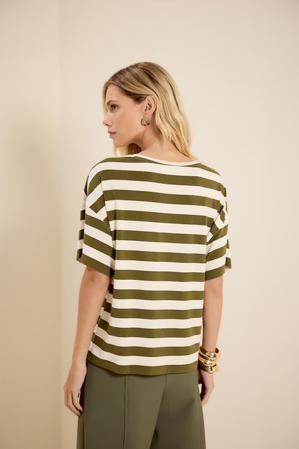 Blusa listrada bordado verde eucalipto com off