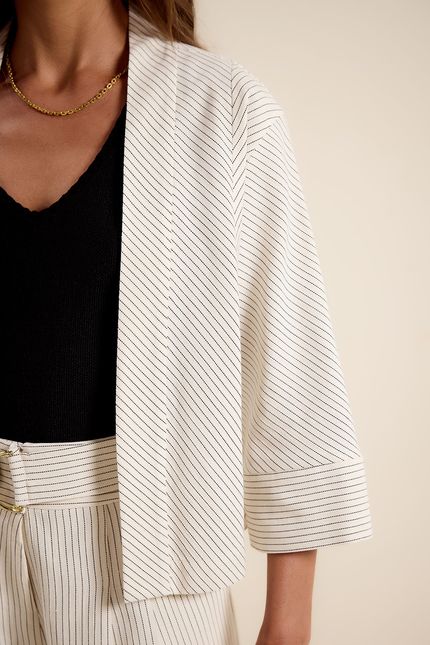 Casaqueto listra off white com preto