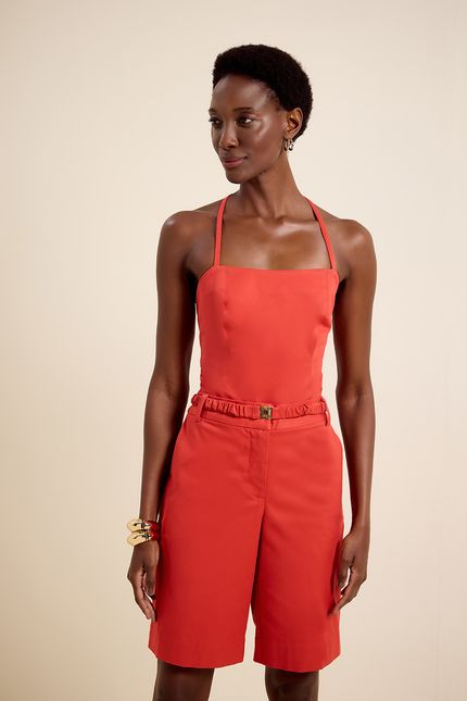 Bermuda alfaiataria cinto vermelho hibisco