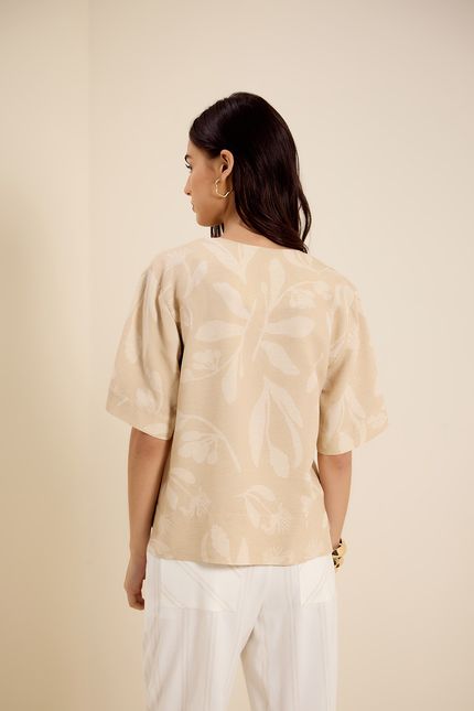Blusa decote v jardim bege tropicalia